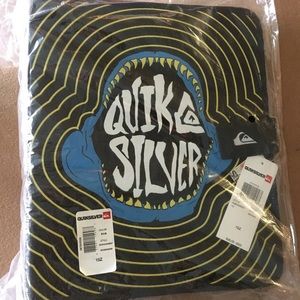 Quiksilver 3 ring binder